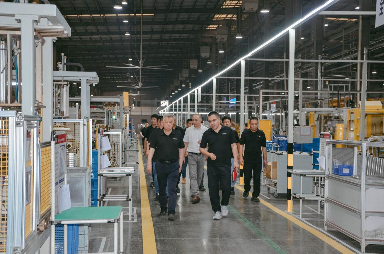 銀輪股份董事長徐小敏一行蒞臨山東銀輪視察指導工作